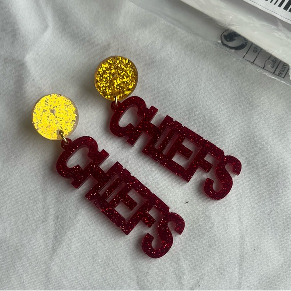 💛 Chiefs Dangle Earrings Simple Sporty Style Jewelry Taylor Swift Travis Kelcey - Picture 4 of 7